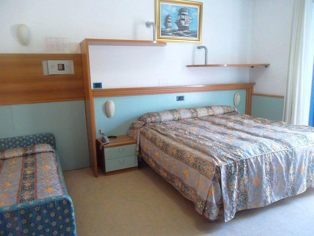 Hotel Marina Roseto Degli Abruzzi Eksteriør bilde