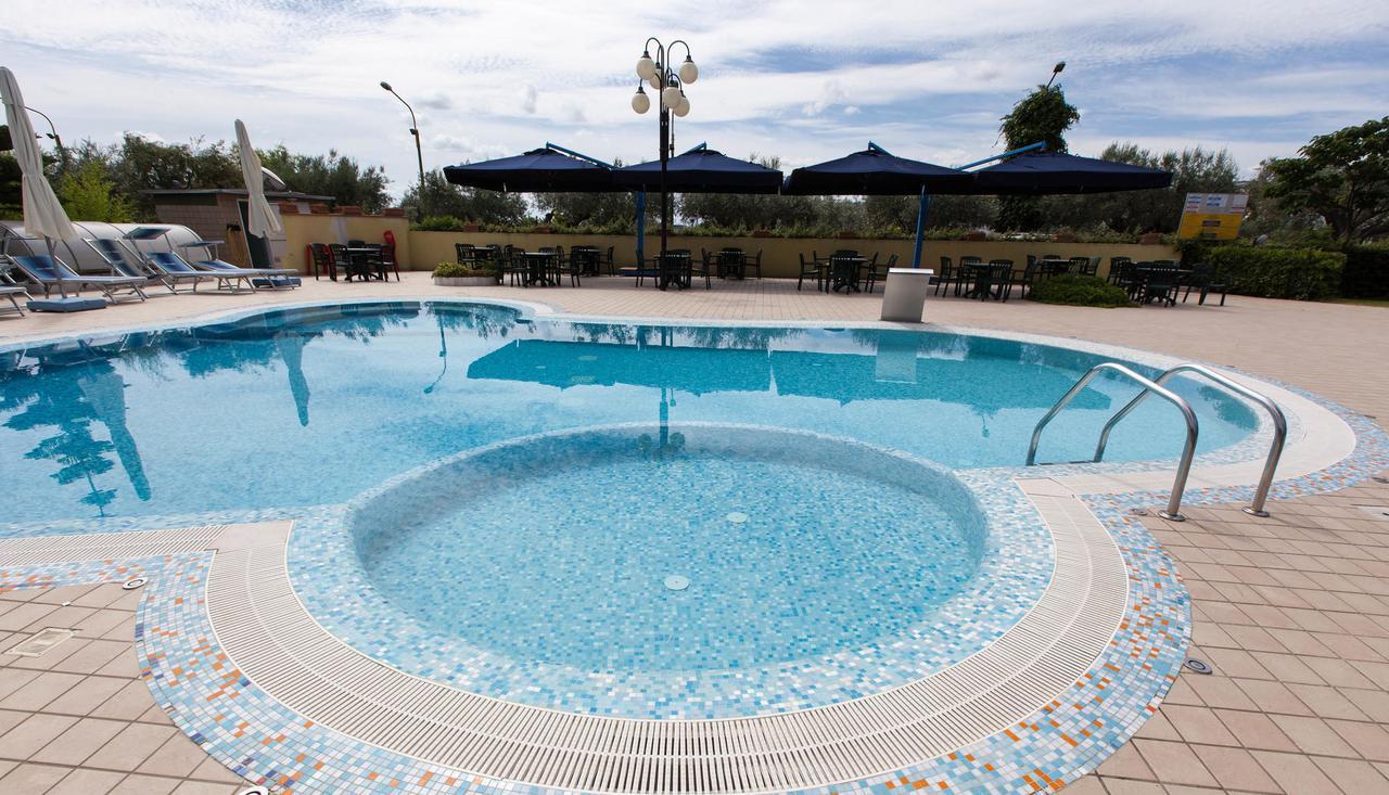 Hotel Marina Roseto Degli Abruzzi Eksteriør bilde