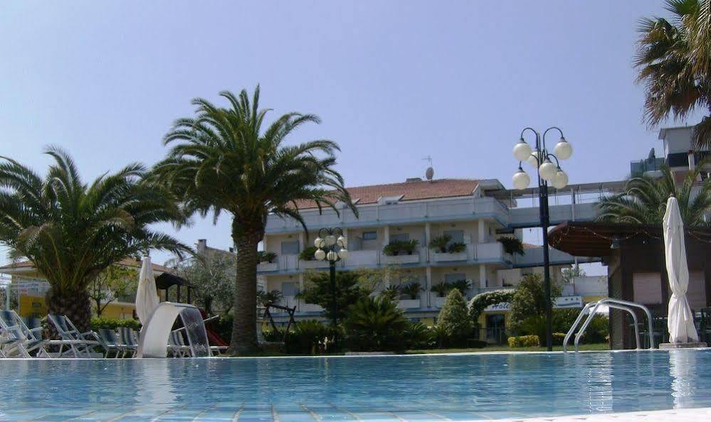 Hotel Marina Roseto Degli Abruzzi Eksteriør bilde
