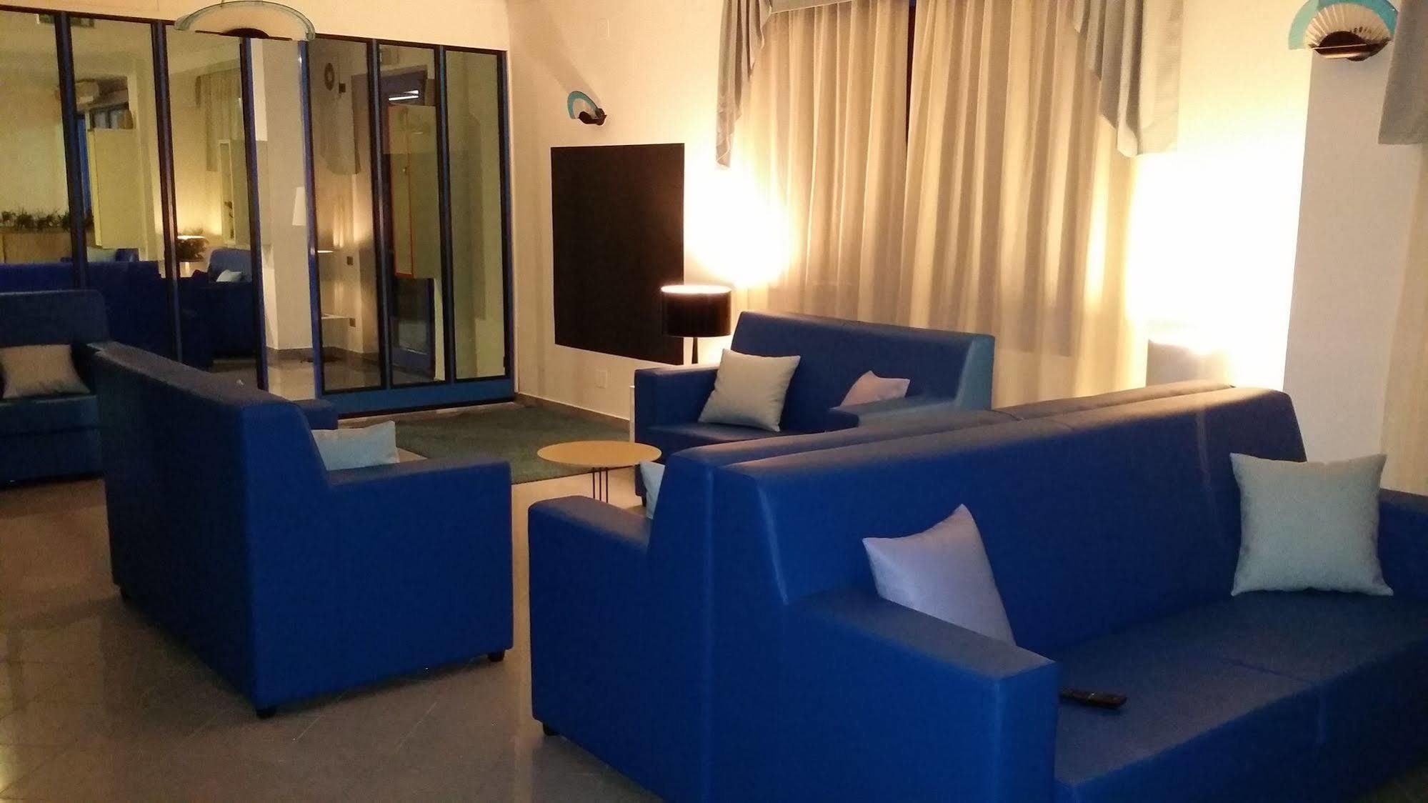Hotel Marina Roseto Degli Abruzzi Eksteriør bilde